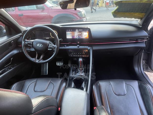 Hyundai Elantra Limited 2023 Silver