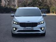 Kia Carnival 2020 White for sale