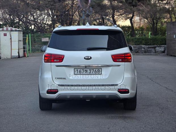 Kia Carnival 2020 White