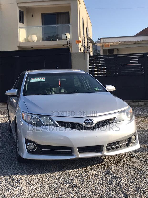 Toyota Camry SE 4dr Sedan (2.5L 4cyl 6A) 2012 Silver
