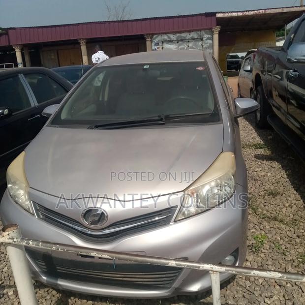 Toyota Vitz 2013 Silver
