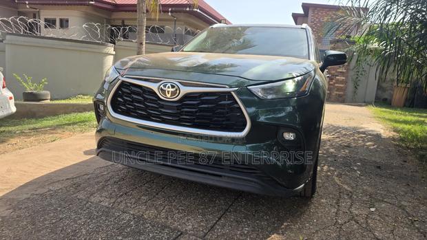 Toyota Highlander XLE AWD 2023 Green
