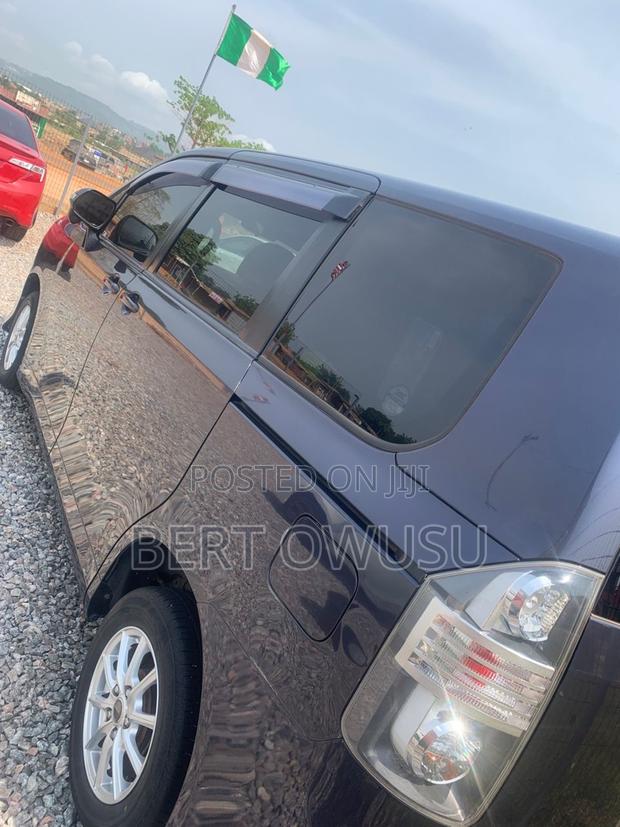 Toyota Voxy 2012 Blue