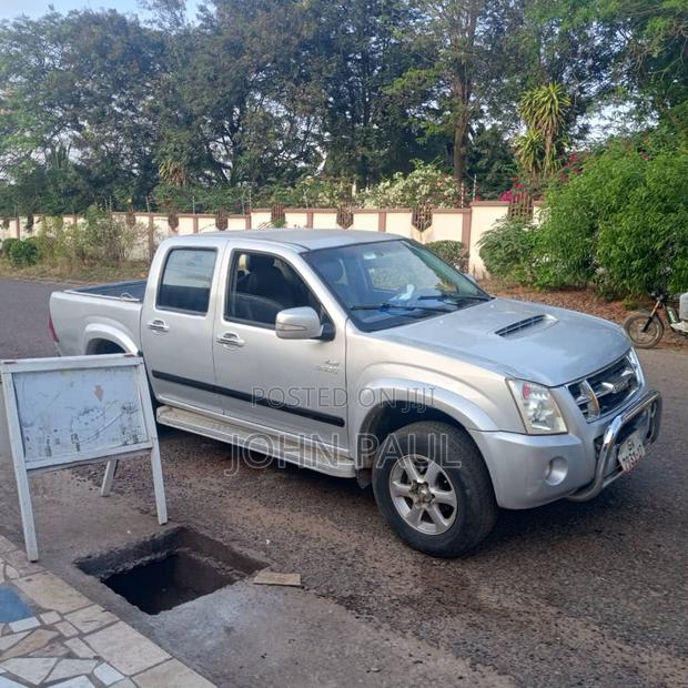 Isuzu D-MAX 2008 Gray