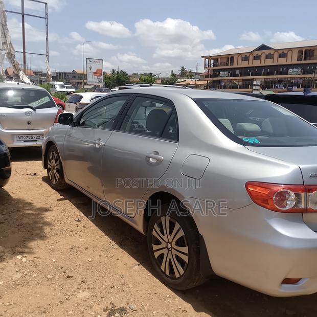 Toyota Corolla LE 4dr Sedan (1.8L 4cyl 4A) 2012 Silver