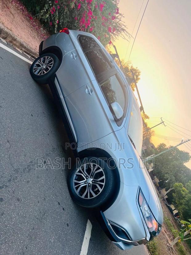 Mitsubishi Outlander 2018 Silver