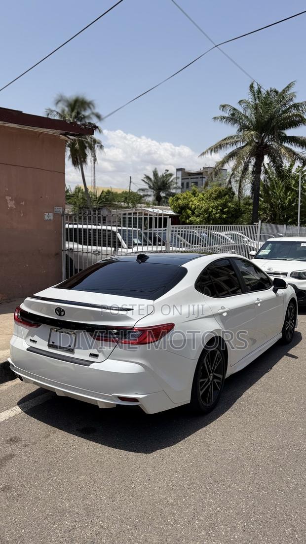 Toyota Camry Hybrid XSE 2024 White