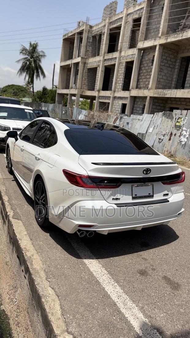 Toyota Camry Hybrid XSE 2024 White