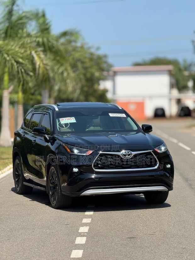 Toyota Highlander XLE AWD 2024 Black