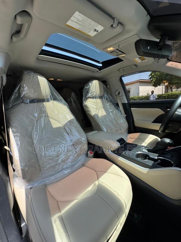 Toyota Highlander XLE AWD 2024 Black
