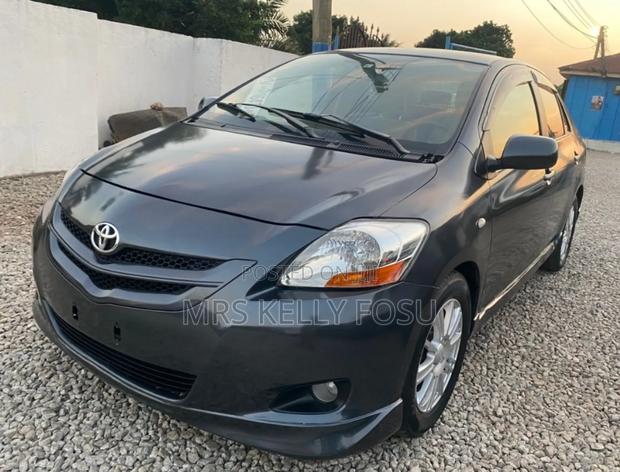 Toyota Belta 2010 Gray