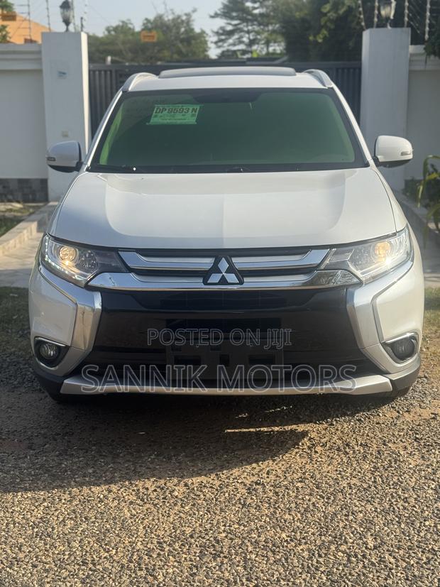 Mitsubishi Outlander SE AWC 2018 White