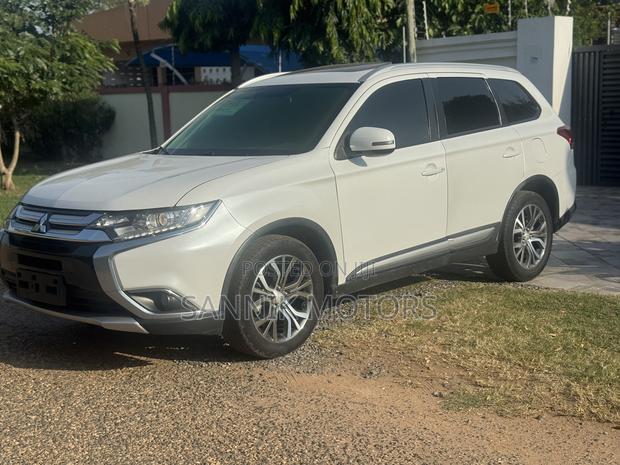Mitsubishi Outlander SE AWC 2018 White