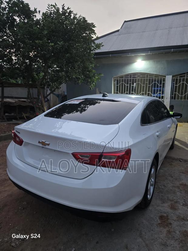 Chevrolet Malibu L 2017 White