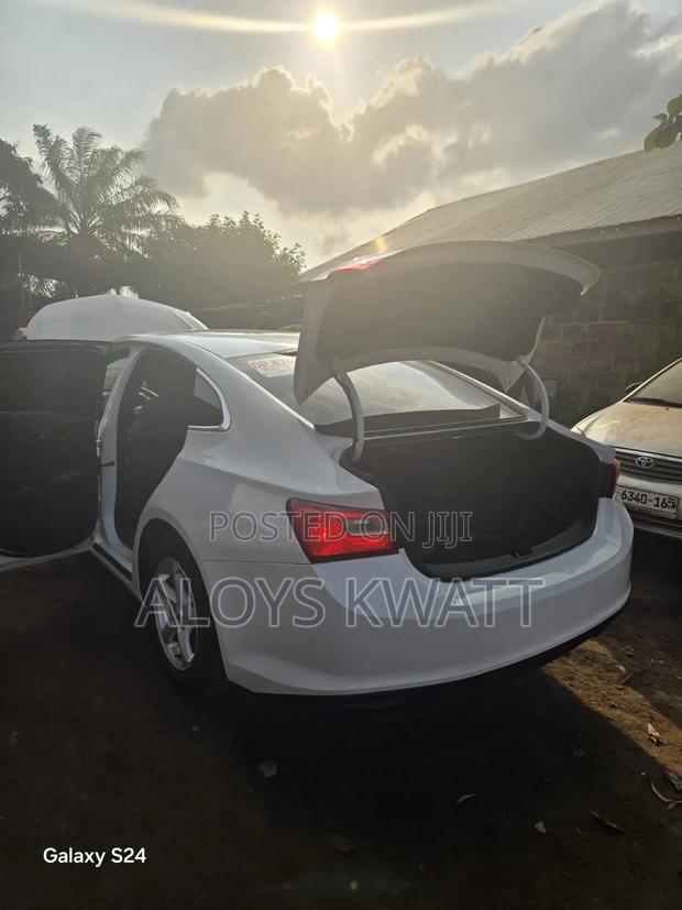 Chevrolet Malibu L 2017 White