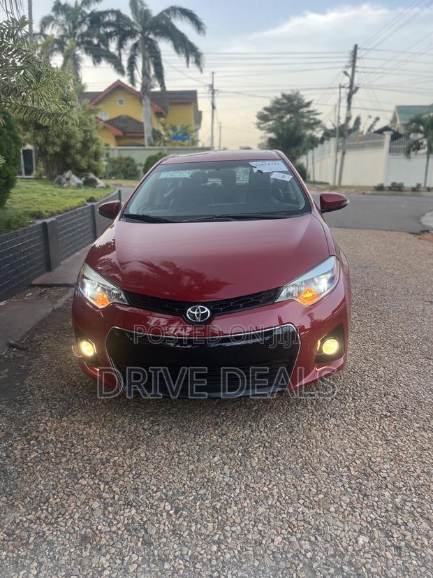 Toyota Corolla S 4dr Sedan (1.8L 4cyl CVT) 2016 Red