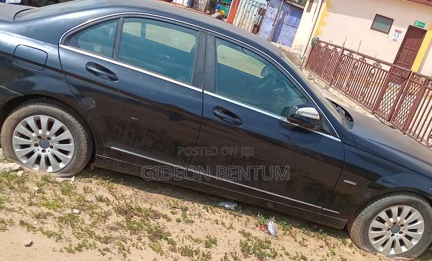 Mercedes-Benz 220 2008 Black