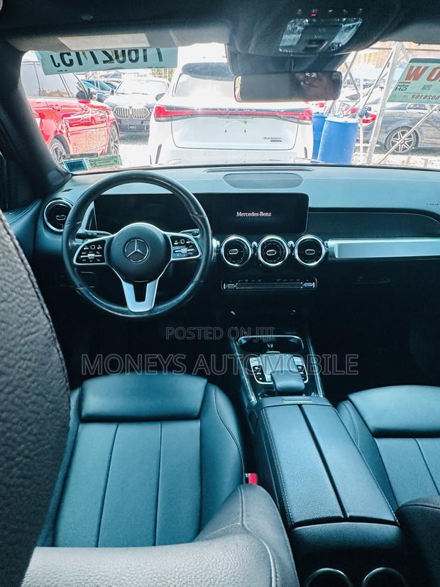 Mercedes-Benz GLB-Class 2022 Red