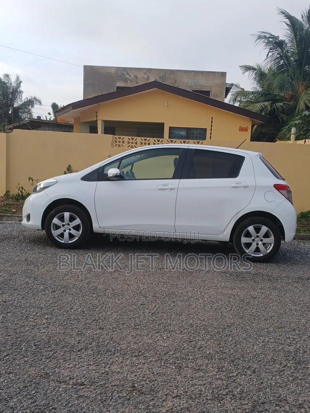 Toyota Vitz 1.3 AWD 5dr 2012 White