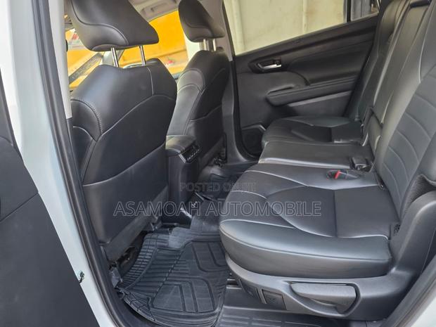 Toyota Highlander 2024 White