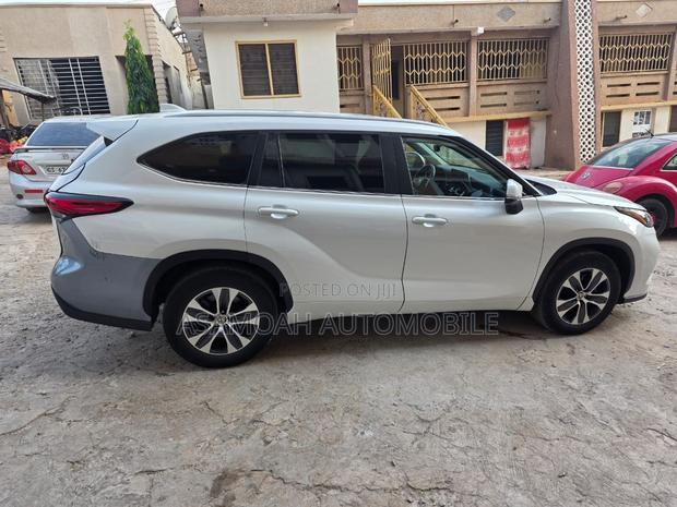 Toyota Highlander 2024 White