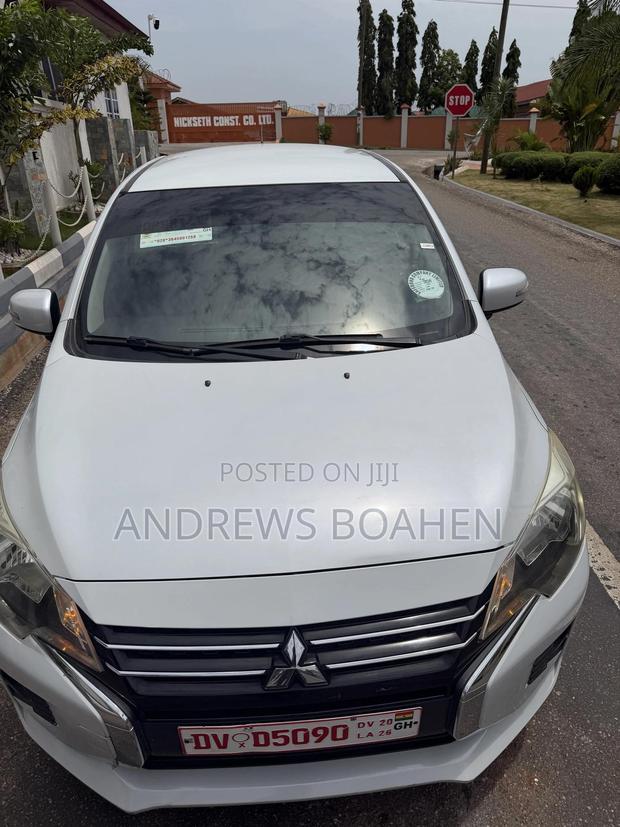 Mitsubishi Attrage 2021 Gray