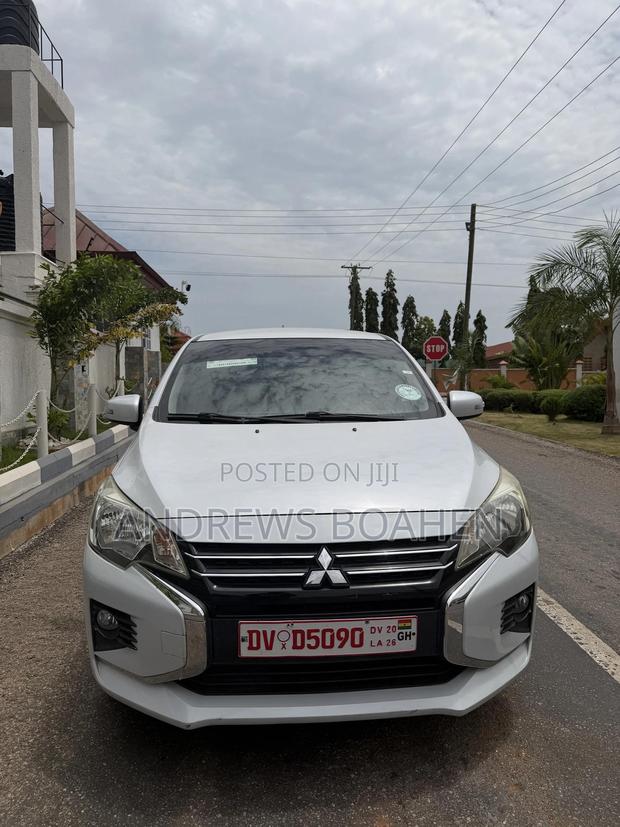 Mitsubishi Attrage 2021 Gray