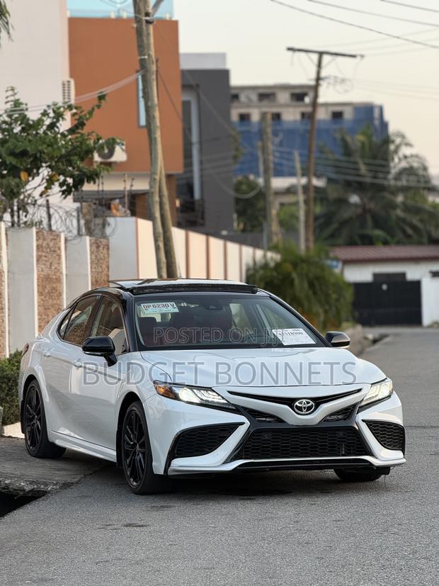 Toyota Camry XSE 2023 White