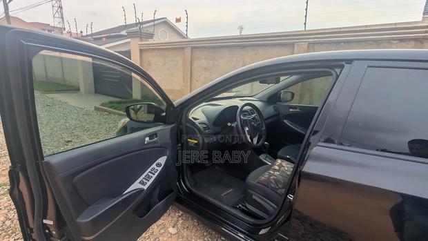 Hyundai Accent SE Hatchback 2017 Black