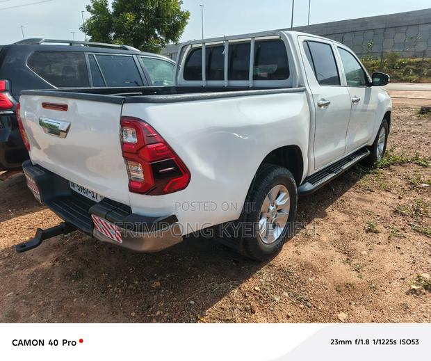 Toyota Hilux 2017 White