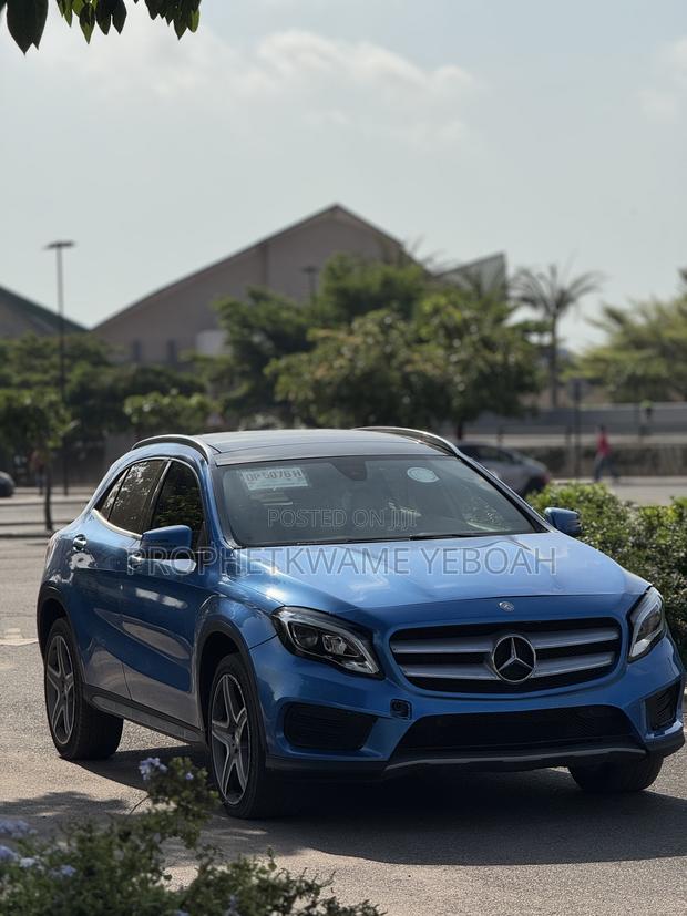 Mercedes-Benz GLA 250 2018 Blue
