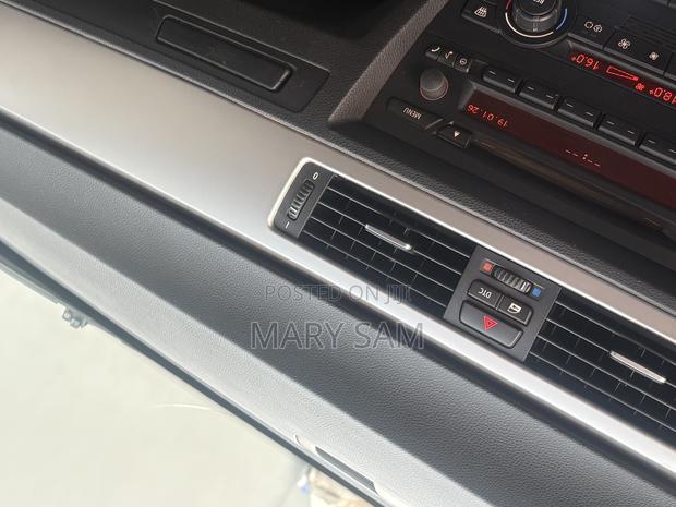BMW 318i 2010 Gray