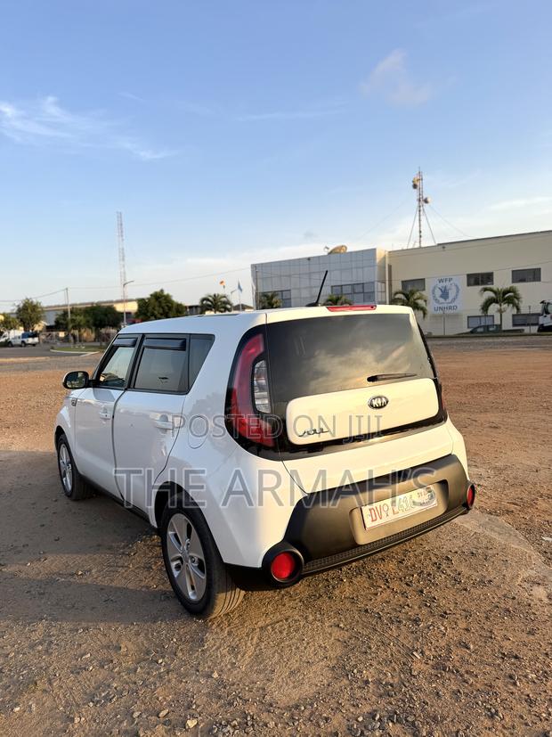 Kia Soul 4dr Wagon (1.6L 4cyl 6A) 2015 White