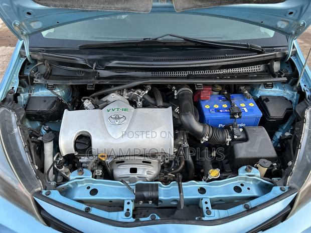 Toyota Vitz 1.3 AWD 3dr 2015 Blue