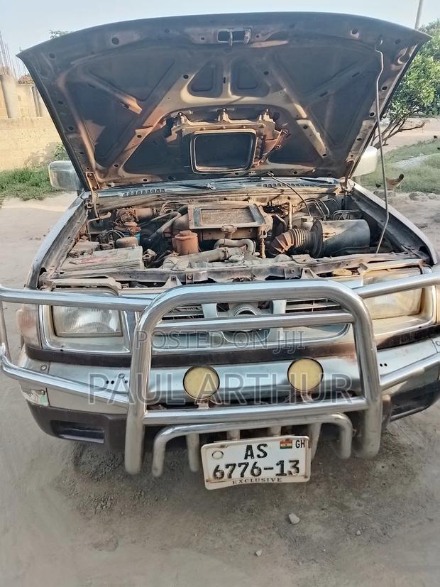 Nissan Hardbody 2003 Brown