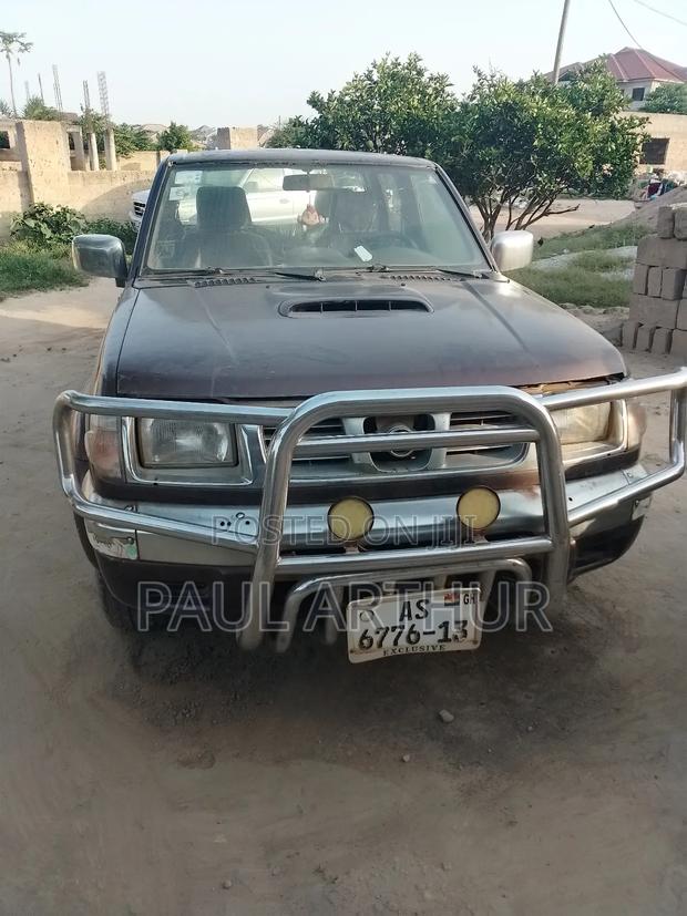 Nissan Hardbody 2003 Brown