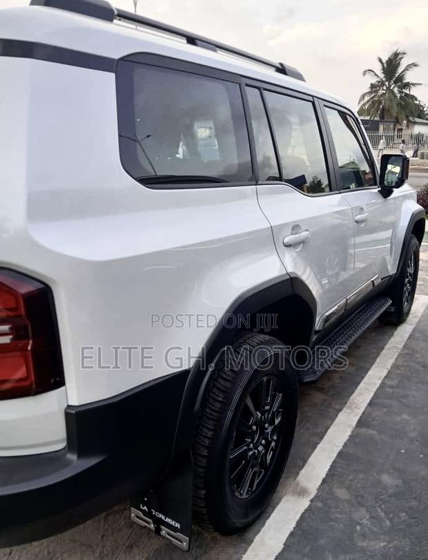 New Toyota Land Cruiser Prado 2.8 2024 White