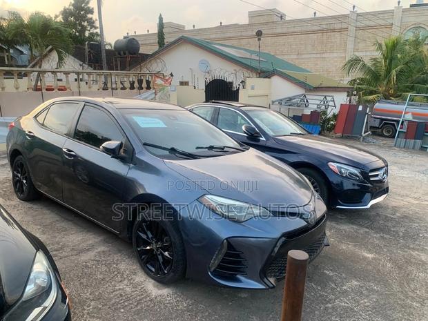 Toyota Corolla SE (1.8L 4cyl 2A) 2019 Gray