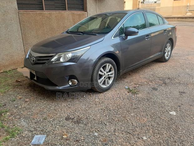 Toyota Avensis 2014 Gray