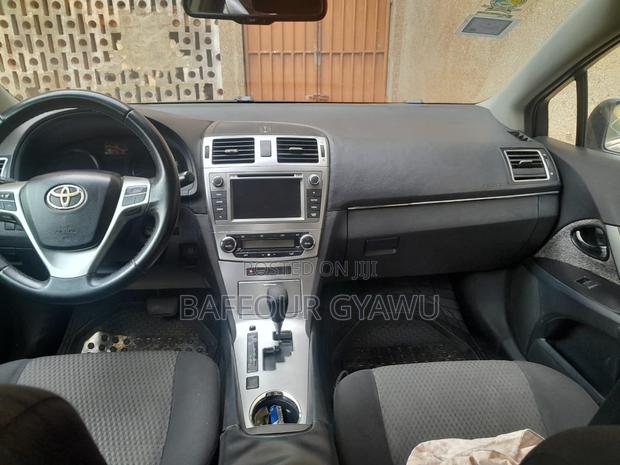 Toyota Avensis 2014 Gray