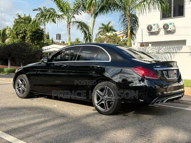 Mercedes-Benz C300 2020 Black