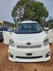 Toyota Voxy 2013 White for sale