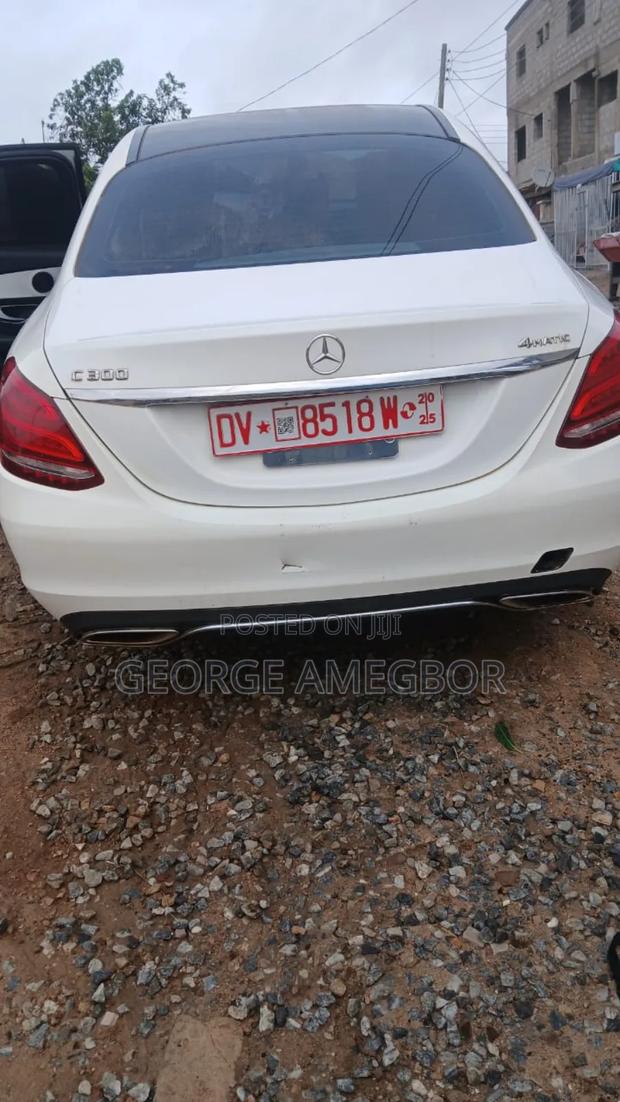 Mercedes-Benz C300 Base AWD 4Matic Sedan (2.0L 4cyl 7A) 2015 White