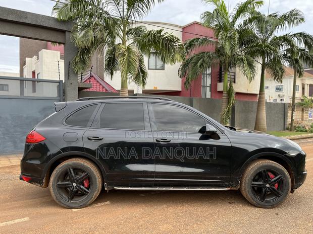 Porsche Cayenne 2012 Black