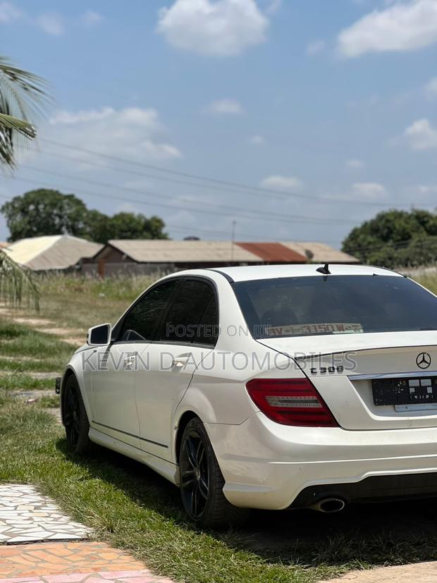 Mercedes-Benz C300 Luxury 4Matic Sedan AWD (3.5L 6cyl 7A) 2014 White