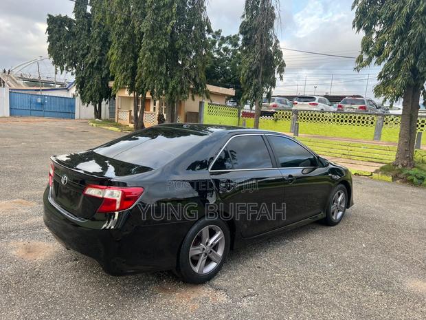 Toyota Camry SE 4dr Sedan (2.5L 4cyl 6A) 2013 Black