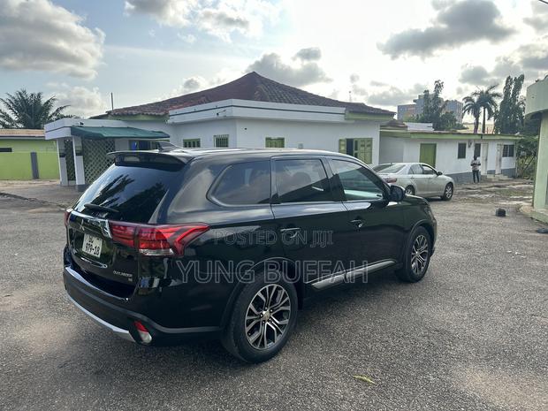 Mitsubishi Outlander 2.0 PHEV AWD 2018 Black