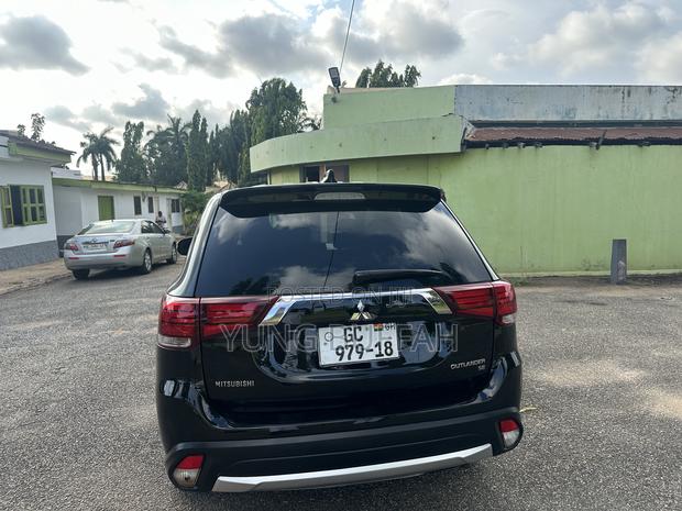 Mitsubishi Outlander 2.0 PHEV AWD 2018 Black