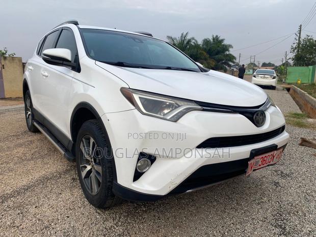 Toyota RAV4 2018 White