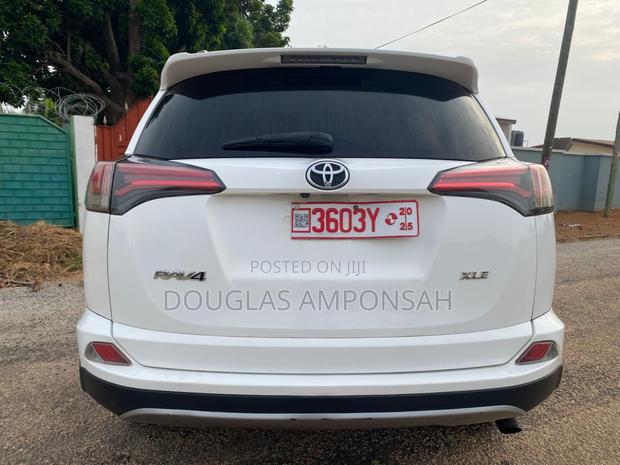 Toyota RAV4 2018 White